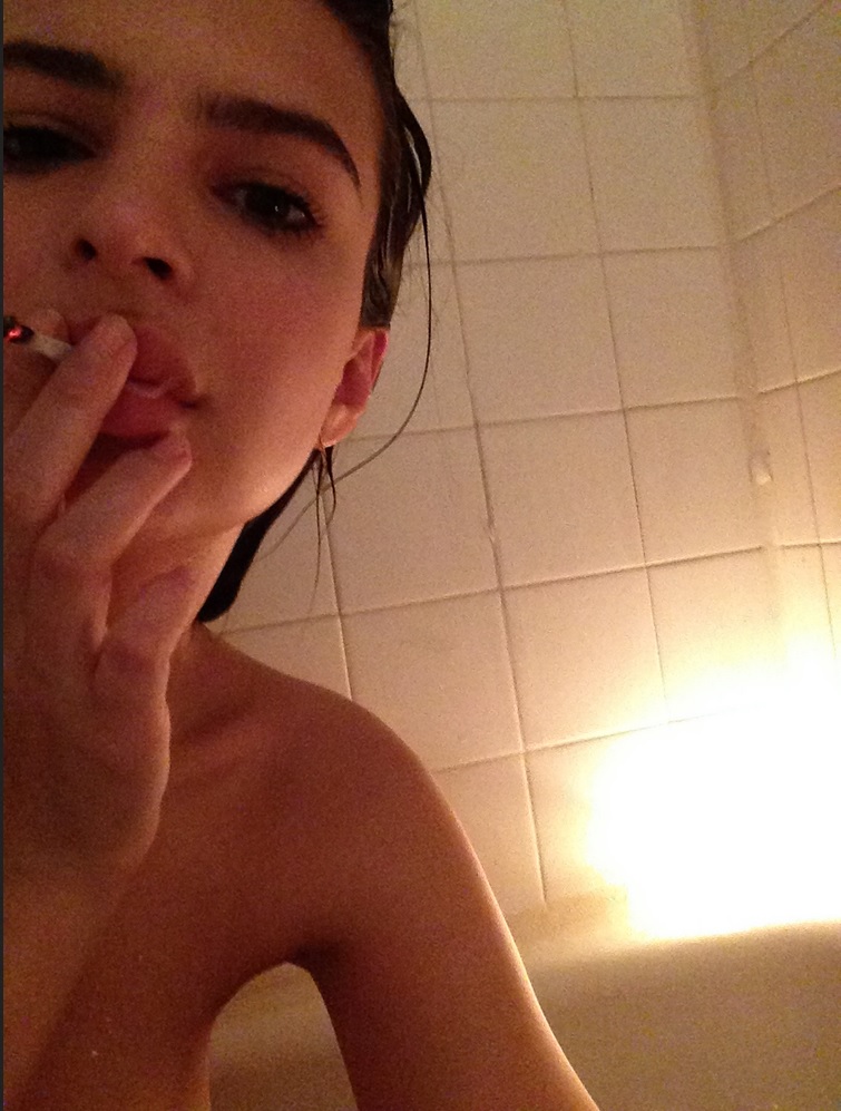 Emily ratajkowski leaked nude pics